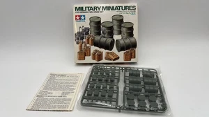  TAM35186 Tamiya German fuel drum set 1/35 - Foto 1 di 2