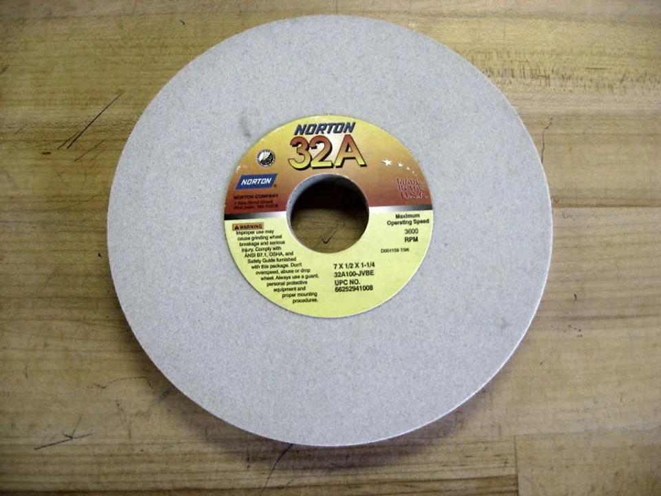 Norton  66252941008  7X1/2X1-1/4 32A100JVBE Norton Grinding Wheel - Image 1 of 1