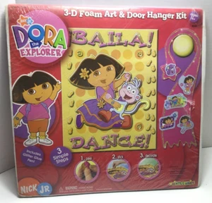 NUEVO 2004 Dora La Exploradora y Botas 3D Espuma Arte y Kit de Colgador de Puerta - Imagen 1 de 3