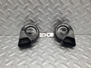⚙47720⚙ Mercedes-Benz R230 350SL Coupe Horn Bosch Pair 70/3881165 A2305420420 - Picture 1 of 11