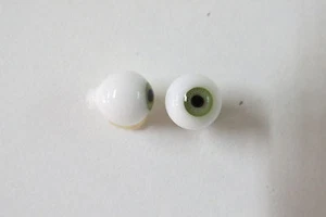 Green Mouth Blown Eyes Antique Doll 9 Mm - Picture 1 of 2