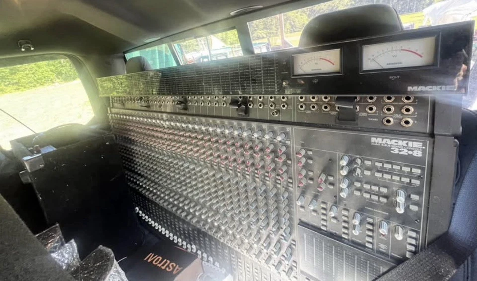 Mackie 32 Channel 8 Sub W/ Power Supply - Image 1 of 3