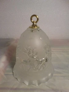 Campana vintage Mikasa "Silent Night" in vetro smerigliato con renne e Babbo Natale sulla slitta - Foto 1 di 6