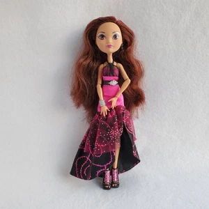 Ever After High BRIAR BEAUTY Legacy Day Doll 2013 Dress Shoes earrings no cape - Bild 1 von 9