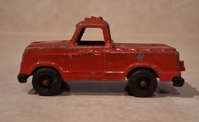 TootsieToy Red Metal Diecast Pickup Truck Toy w. Hitch, Vintage, Made in USA - Image 1 of 4