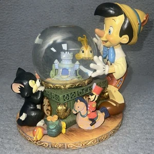 SELTENE Disney Pinocchio Toyland Fischglas Cleo Figaro musikalische Schneekugel *LESEN* - Bild 1 von 10