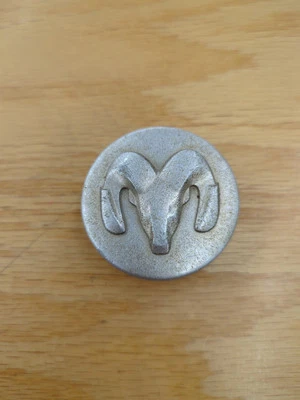 CARGADOR DODGE GRAND CARAVAN MAGNUM STRATUS (1) TAPACUBOS LLANTA CENTRO OEM C7 Foto 1 de 2