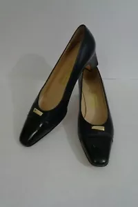 Zapatos de salón clásicos azules Salvatore Ferragamo Italia tacones 9,5 AA estrechos - Imagen 1 de 8