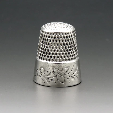 Antique c1900 American Victorian Sterling Silver Leaf Sewing Thimble Size 8 Cover
