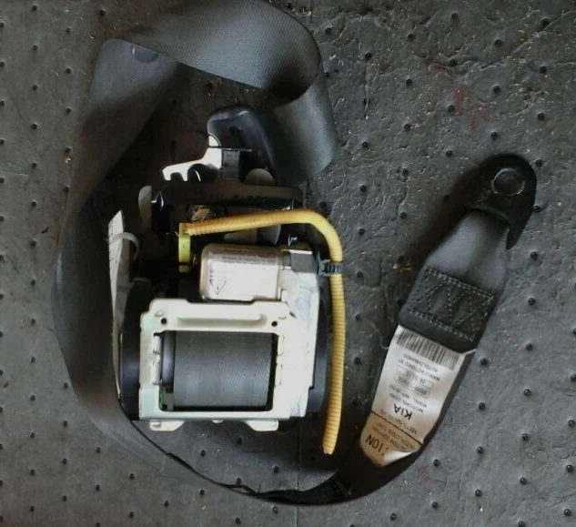 Cinturón de seguridad delantero derecho Kia Rio 2006-2011 retractor OEM negro Foto 1 de 1