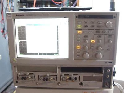 Tektronix DSA8200 Digital Serial Analyzer Sampling Oscilloscope DSA - Image 1 of 4
