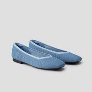 Scarpe basse Vivaia Margot 2.0 punta quadrata taglio a V denim blu taglia 7,5 sostenibili - Foto 1 di 10