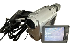 Sony Handycam DCR-HC18E Handheld MiniDV Camcorder Silver With Tape Chargers Etc - Picture 1 of 12