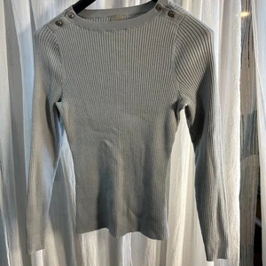 H&M Women's Grey Sweater Buttons on Shoulders Size M Knit Slim Fit Ribbed - Picture 1 of 8