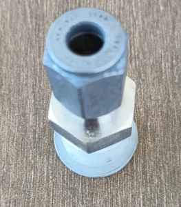 6-4-FBU-SS3/8"mnpt x1/4" compression. - Picture 1 of 3