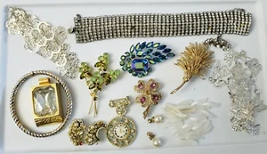 Vintage Jewelry Lot, Broken Missing Stones Brooch Pins Earrings Pendant 8.45 oz - Picture 1 of 10