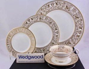 WEDGWOOD FINE BONE CHINA GOLD FLORENTINE W4219 5-PIECE PLACE SETTING - MINT - Picture 1 of 10