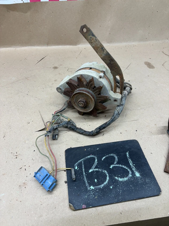 1978 1979 FORD BRONCO F150 F250 F350 USED ALTERNATOR CORE WITH BRACKET / WIRING - Image 1 of 4