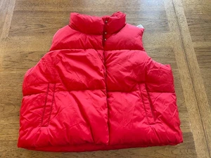 Old Navy Red X-LARGE Women's Water Resistant Puffer Vest Jacket NWT - Picture 1 of 2
