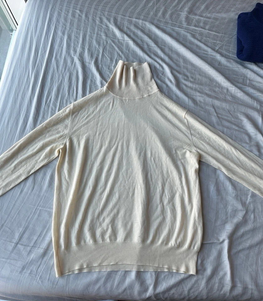 Suéter gola alta cor creme Brioni - Imagem 1 de 4