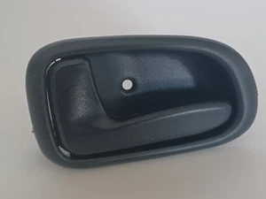 Manija de puerta interior para 93-97 Corolla Prizm conductor delantero o trasero lado izquierdo derecho - Imagen 1 de 12