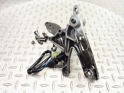 06-07 Kawasaki ZX10R ZX1000 ZX10 2007 juego trasero derecho pedal palanca montaje Foto 1 de 4