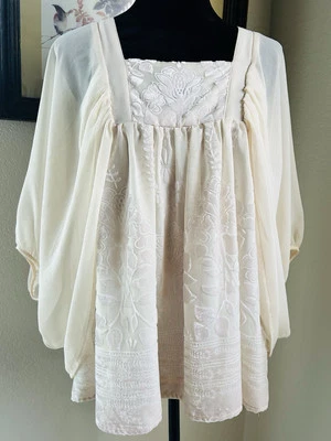 Top Colección H&M Conscious Terciopelo Burnout Manga Ala de Murciélago Rubor Crema Talla 6 Foto 1 de 4