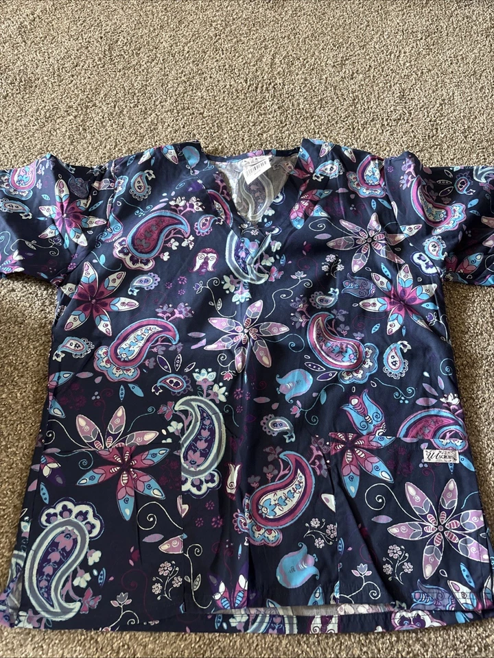 Blusa Médica Estampada Multicolor de Lavanda Marca UA - Talla M Foto 1 de 3