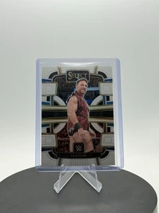 2024 Panini Select WWE - Concourse LA Knight #74 White Prizm /125 - Foto 1 di 2