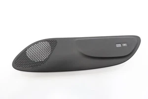 Chrysler Pacifica 2017-2025 cuarto trasero derecho moldura cubierta panel OEM - Imagen 1 de 9