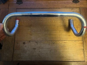 Vintage Markenlos Aluminium Drop Lenker 400mm 26,0mm Klemmung 90er Rennrad - Bild 1 von 24