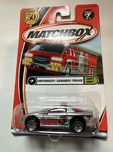 Matchbox 1/64 Diecast Safety Stars 50 anni argento Chevrolet Camaro Police B3 - Foto 1 di 4