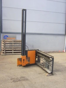 Gabelstapler Anbaugerät mit Hubmast Regalstapler verschiebbar - Bild 1 von 8