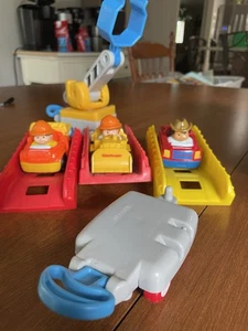 Fisher Price Little People Konvolut 8 zufällige Jahre Figuren Spielzeug - Bild 1 von 6