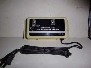 Antenna Amplifier Digital TV Signal Booster 24 dB Gain - Picture 1 of 3