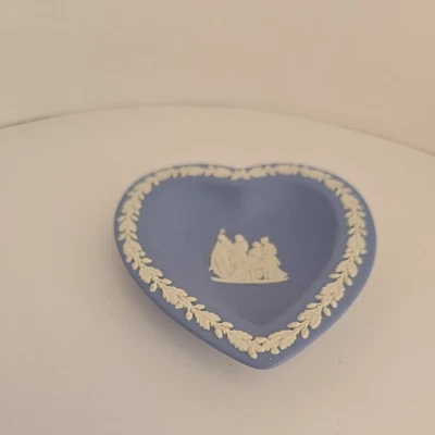 Plato de corazón vintage de jaspe estampado azul WEDGWOOD Foto 1 de 4