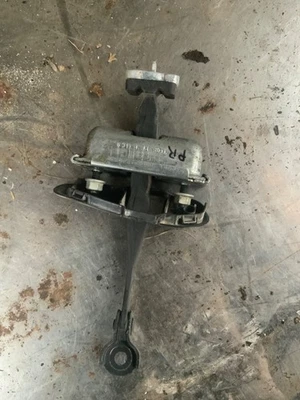 OEM 2013-2020 Lincoln MKZ Rear Door Check Stop Hinge Strap LH/RH - Image 1 of 2