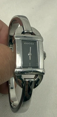 Usado-Gucci 6800L relógio feminino de aço inoxidável - Imagem 1 de 4