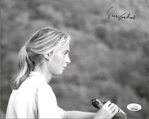 JANE GOODALL HAND SIGNED 8x10 PHOTO AMAZING+STUNNING YOUNG POSE JSA - Picture 1 of 1