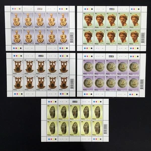 2006 Malta Ceramics In Maltese Collections Sheet of 10 Stamps Unmounted NH #1405 - Picture 1 of 1