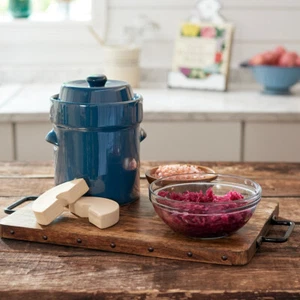 2L Fermentation Crock with Lid & Weights | Roots & Harvest - Picture 1 of 6