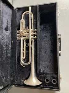 YAMAHA YTR-6340ST Trumpet - Picture 1 of 10