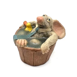Vintage Frumps Mouse statuina vasca da bagno barile topo 1991 "Quincy" D&D Studio USA - Foto 1 di 12