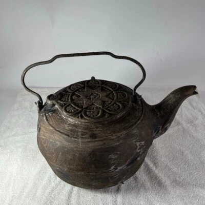 Antique 1800s Cast Iron Kettle - Image 1 of 4