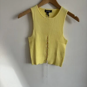 Missguided Tie Front Vest Top Ribbed Knit Cropped Festival Sz. M Butter Yellow - Picture 1 of 7