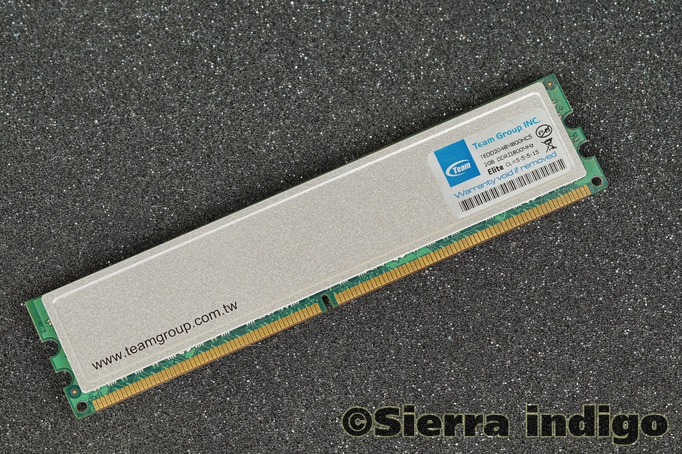 TEDD2048M800HC5 Team 2GB DDRII800MHz Memory RAM - Immagine 1 di 1