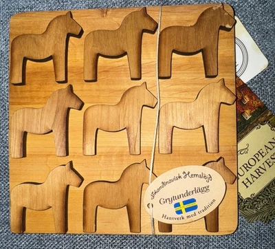 Skandinavisk Hemslojd | Soporte para maceta de madera Suecia caballo Dala | ¡Nuevo con etiquetas! Handmad Foto 1 de 4