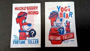 2 RARE Yogi Bear & Huckleberry Hound Fortune Teller wrappers 1977 Hanna Barbera - Bild 1 von 2