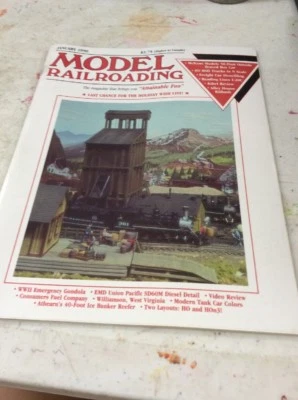 TRAIN MAGAZINE MODEL RAILROADING January 1990 - Image 1 of 4