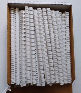 GBC Presentation Bindings 1/2in White 19 Ring Length 97pcs - Picture 1 of 5